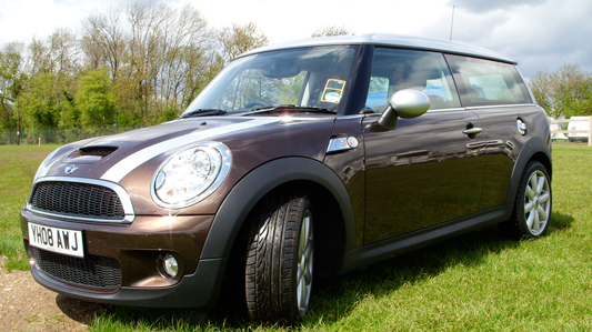 Mini Clubman Cooper S in Hot Chocolate Brown