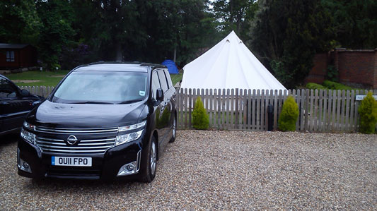 Nissan Elgrand & Tent